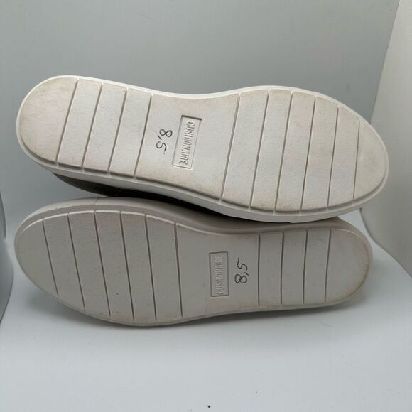 CUSHIONAIRE Women's Hart Hidden Wedge Sneaker 8.5 GRAY - Picture 5 of 7